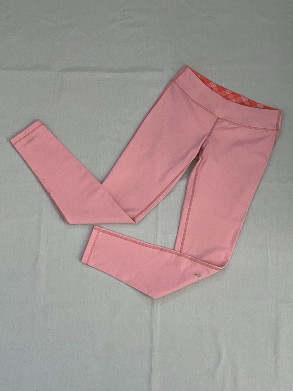 ivviva athletica (lululemon kids) size 12 girls light pink full length leggings